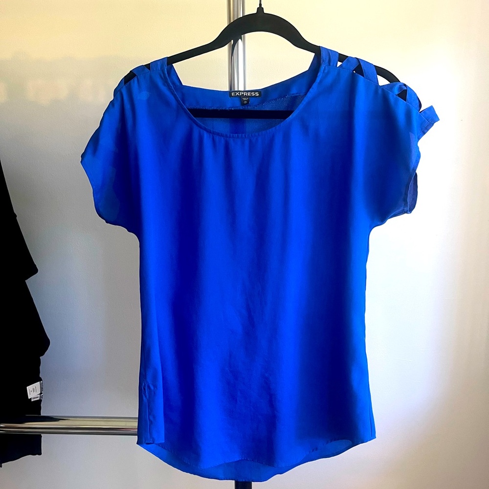 Blue dress shirt